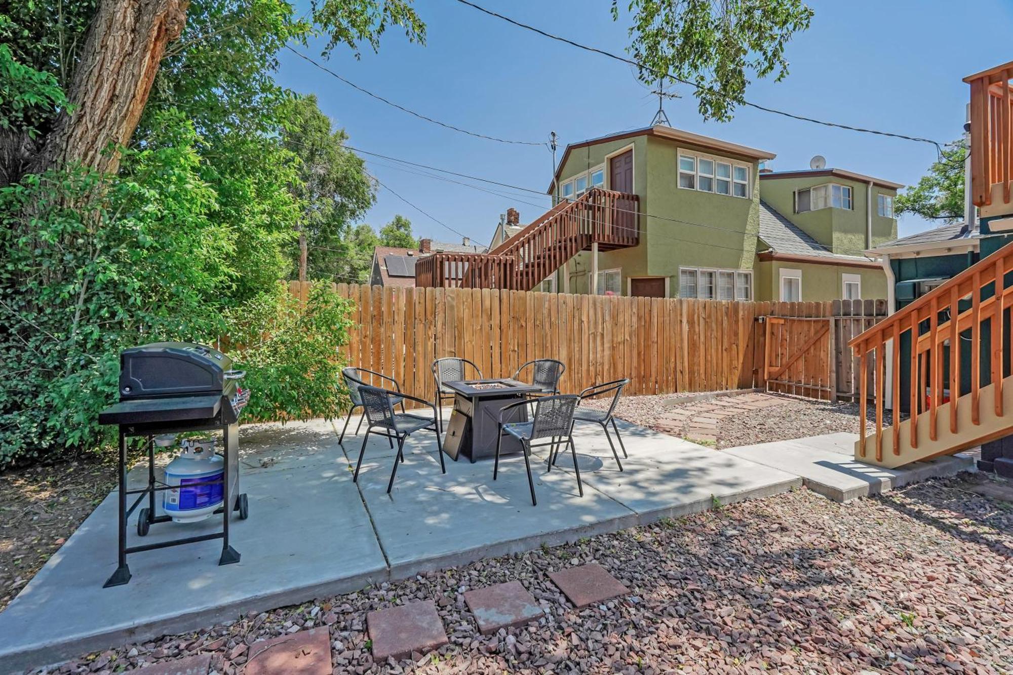 Вилла Neighborly Heights - Downtown King Bbq Fire Pit Колорадо-Спрингс Экстерьер фото